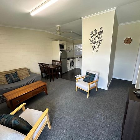 The Silver Bream Motel & Self Contained Units มัลลาคูตา ภายนอก รูปภาพ
