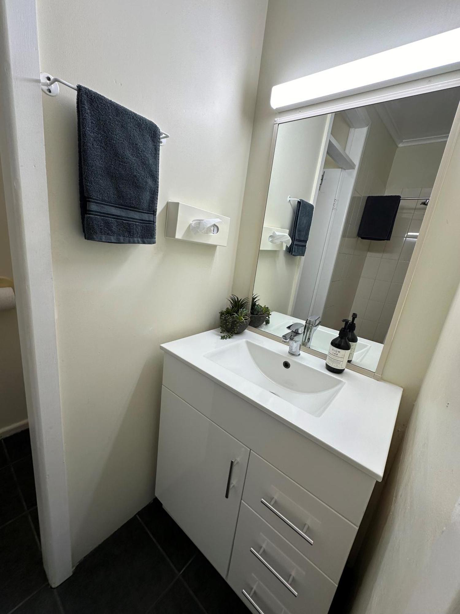 The Silver Bream Motel & Self Contained Units มัลลาคูตา ภายนอก รูปภาพ