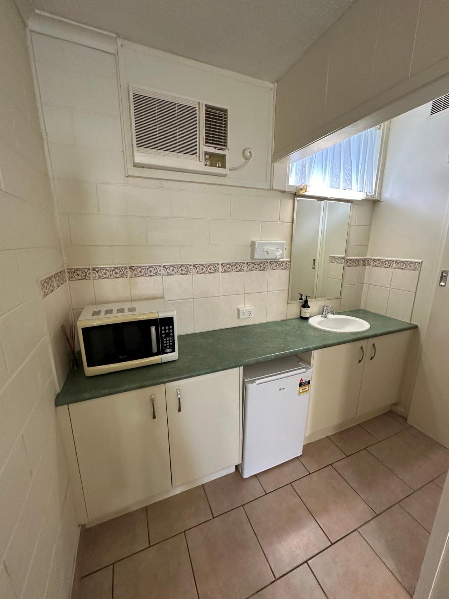 The Silver Bream Motel & Self Contained Units มัลลาคูตา ภายนอก รูปภาพ