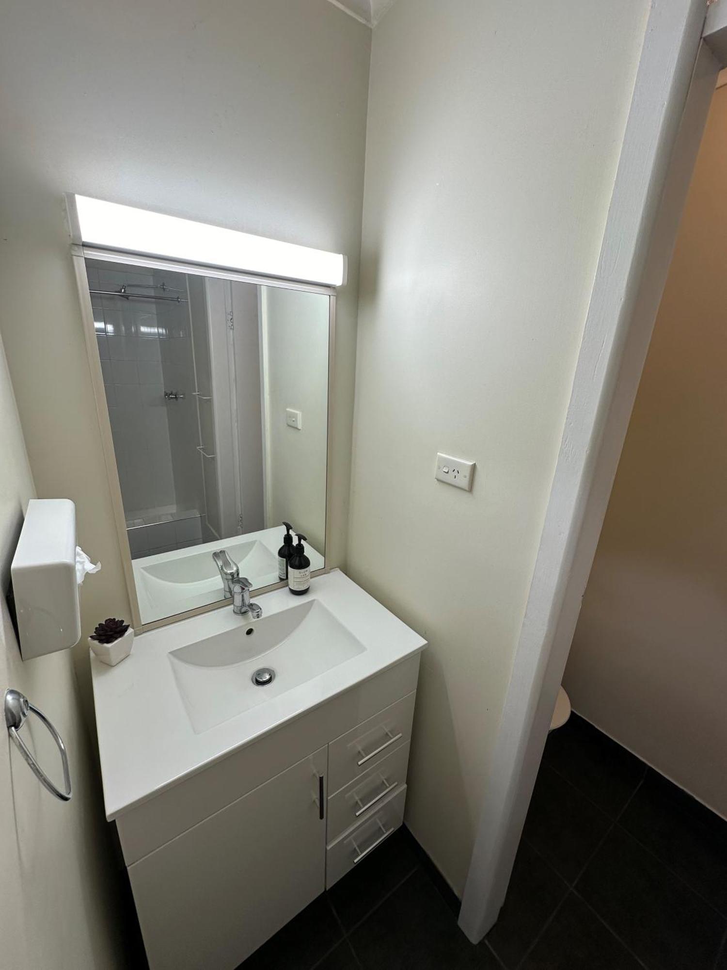 The Silver Bream Motel & Self Contained Units มัลลาคูตา ภายนอก รูปภาพ