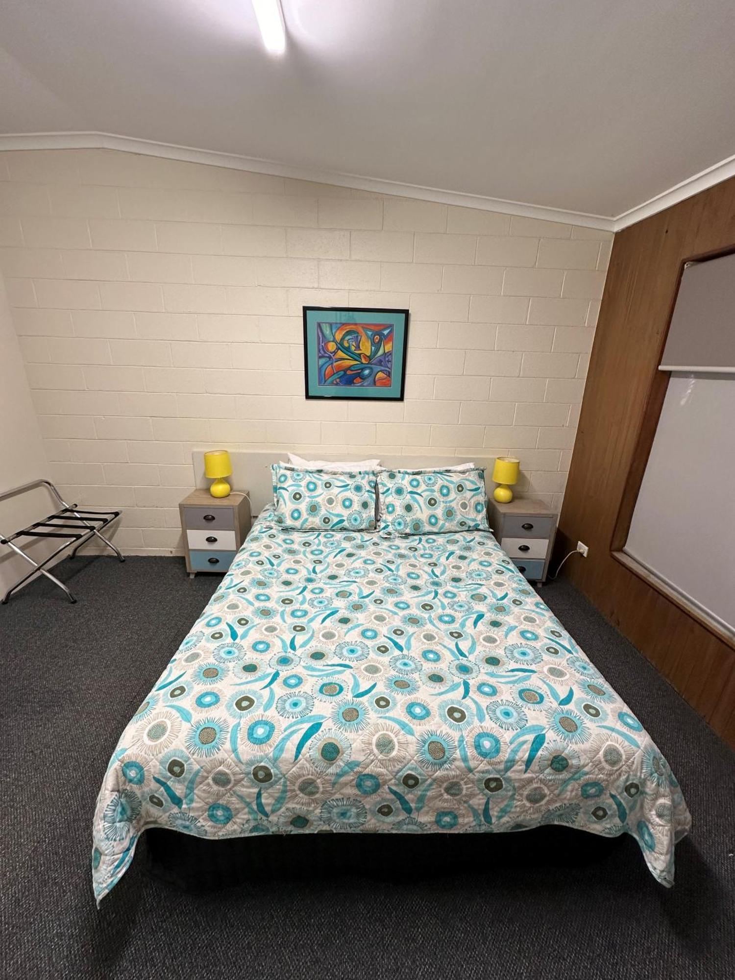 The Silver Bream Motel & Self Contained Units มัลลาคูตา ภายนอก รูปภาพ