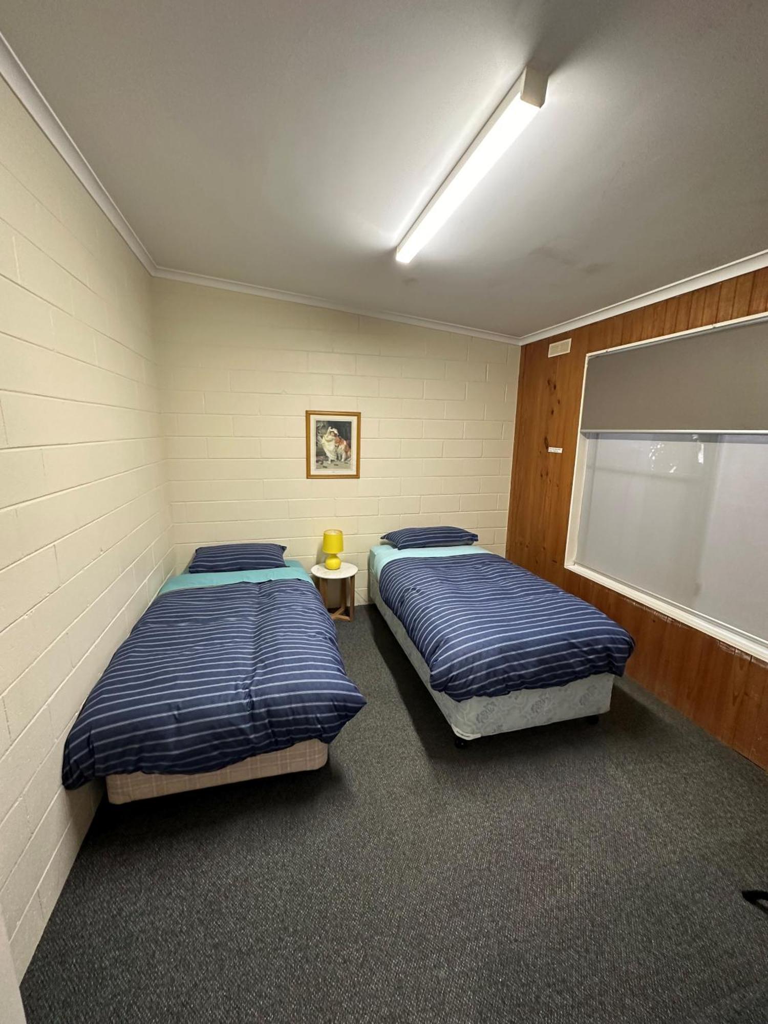 The Silver Bream Motel & Self Contained Units มัลลาคูตา ภายนอก รูปภาพ