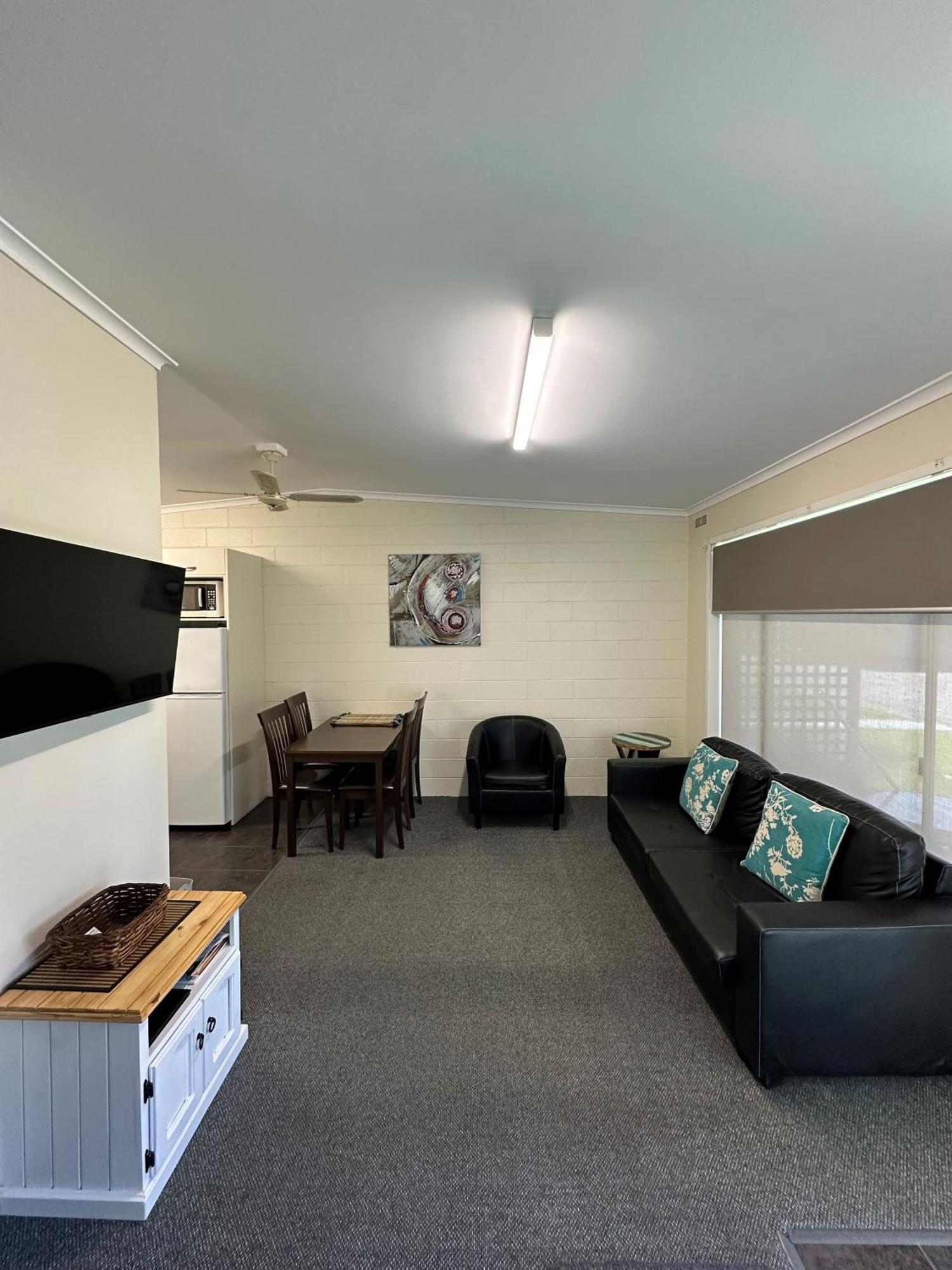 The Silver Bream Motel & Self Contained Units มัลลาคูตา ภายนอก รูปภาพ