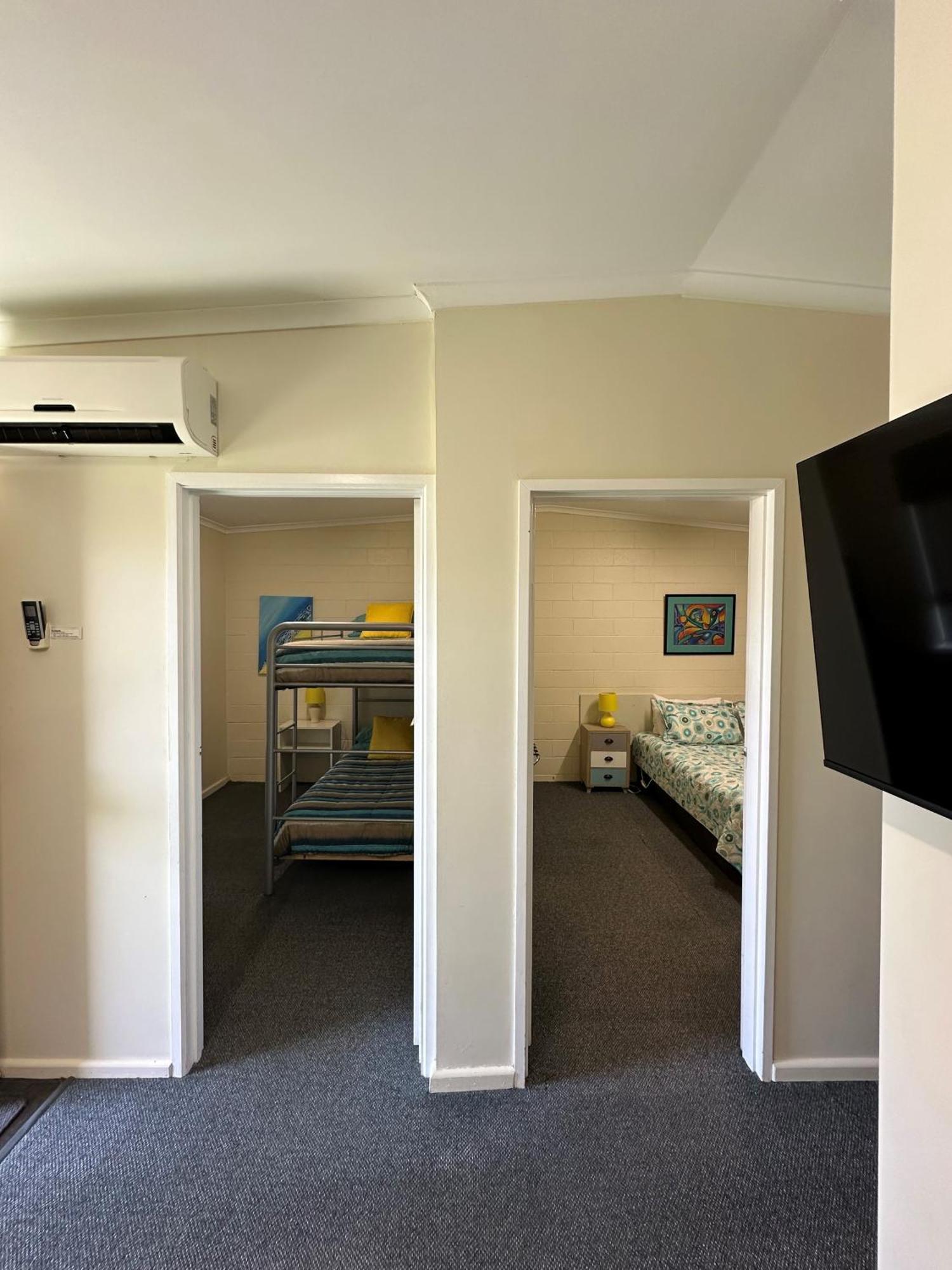 The Silver Bream Motel & Self Contained Units มัลลาคูตา ภายนอก รูปภาพ